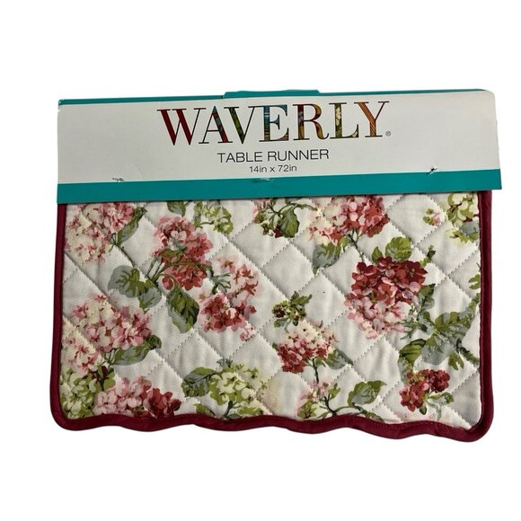 Waverly Quilted Table Runner Pink‎ Hydrangea Reversible Striped French Country - Picture 1 of 10